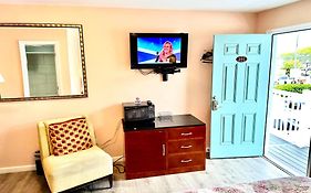 Atlantic Breeze Motel & Apartments